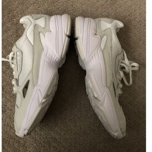 ADIDAS FALCONS SIZE 7